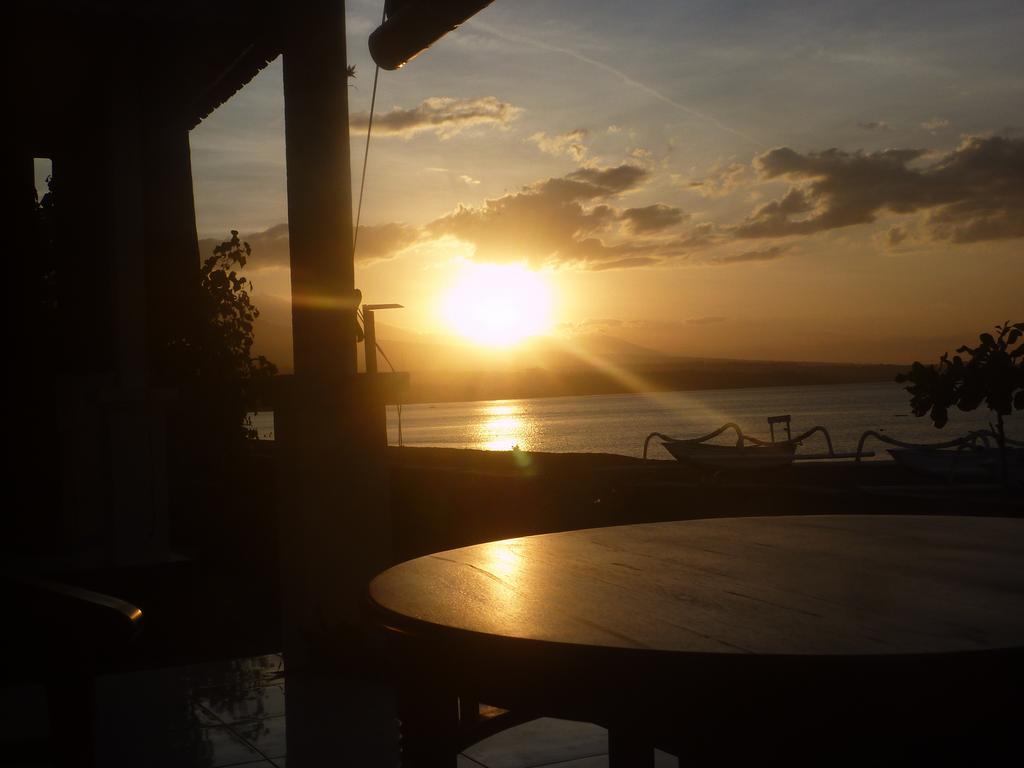Tambun Sari Beach Homestay Амед Экстерьер фото