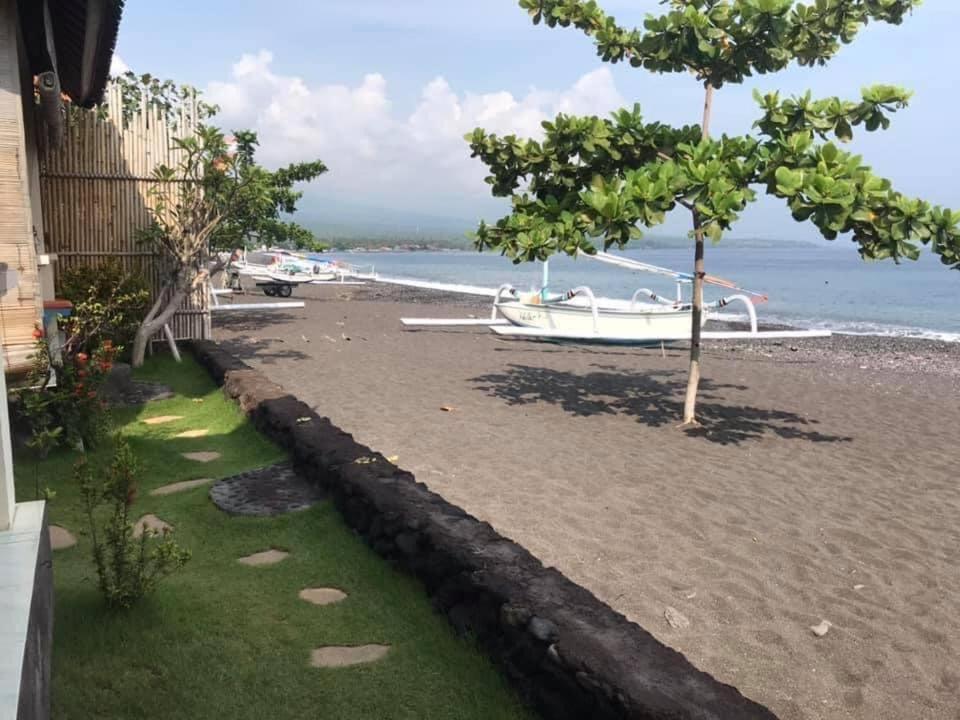 Tambun Sari Beach Homestay Амед Экстерьер фото