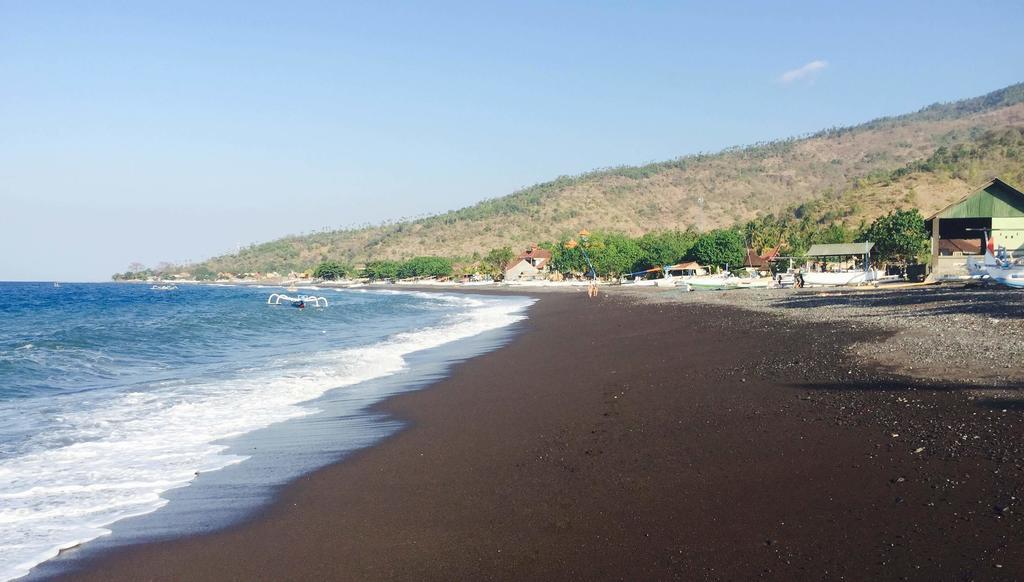 Tambun Sari Beach Homestay Амед Экстерьер фото